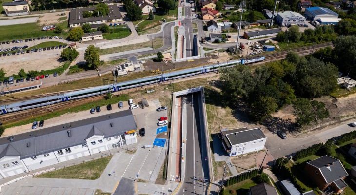 Pociąg nad tunelem w Teresinie. Fot. Janusz Osiński/PKP PLK