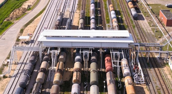 Nalewnia kolejowa w bazie paliw Dębogórze. Fot. PERN