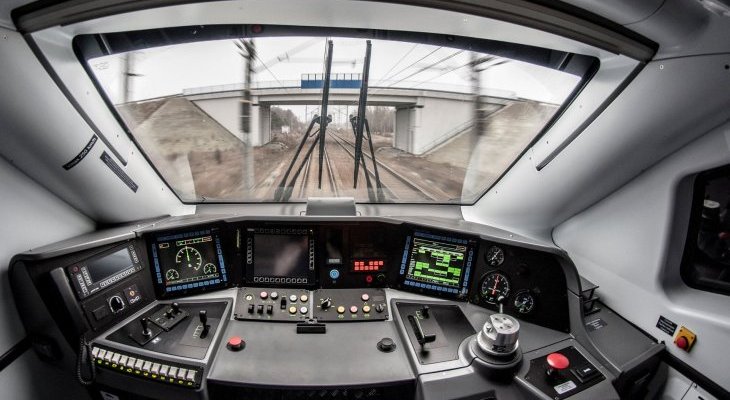 Kabina maszynisty pociągu Pendolino. Fot. PKP PLK