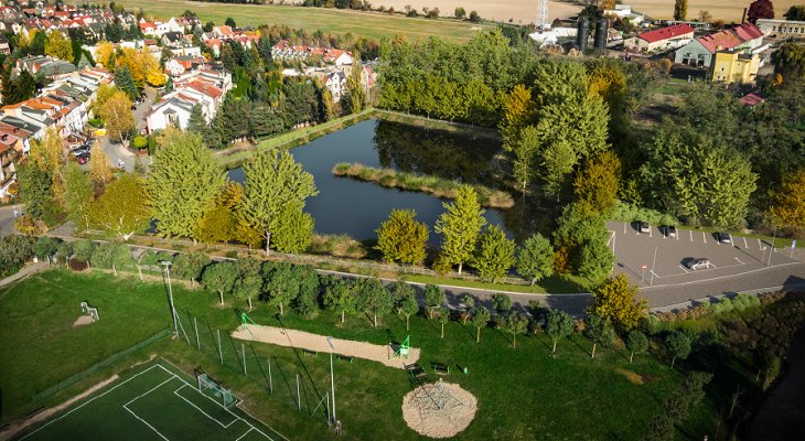 Zbiornik retencyjny na Strzeszynie zostanie powiększony – wizualizacja poglądowa. Źródło: UM Poznań 