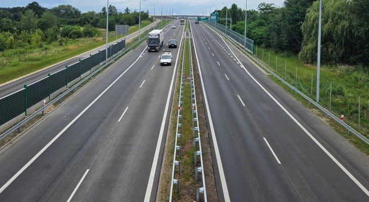 S1 – nowa nawierzchnia na drodze do lotniska Katowice. Fot. GDDKiA