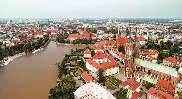 Wrocław podczas powodziowego zagrożenia. Fot. mindea/Adobe Stock