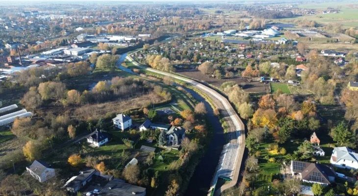 Wały Iny po przebudowie. Fot. RZGW w Szczecinie