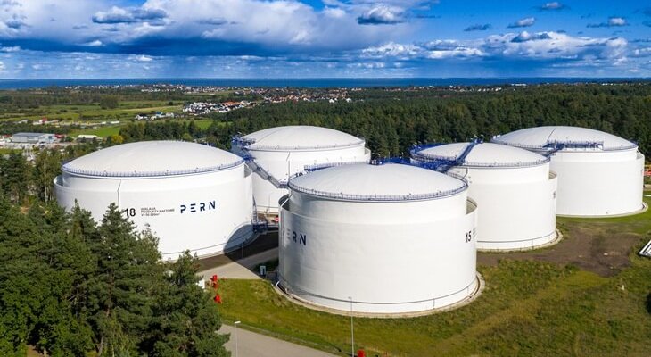 Nowe zbiorniki PERN w Dębogórzu. Fot. PERN