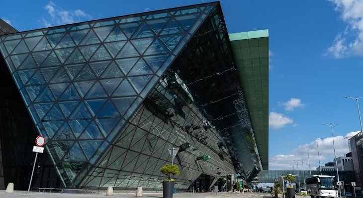 Lotnisko w Krakowie. Fot. Longfin Media/Adobe Stock