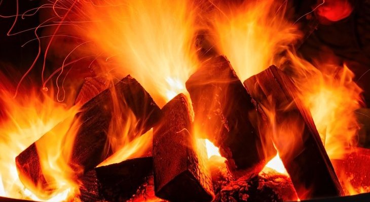 Projekt źródła – kominek. Fot. pixabay.com