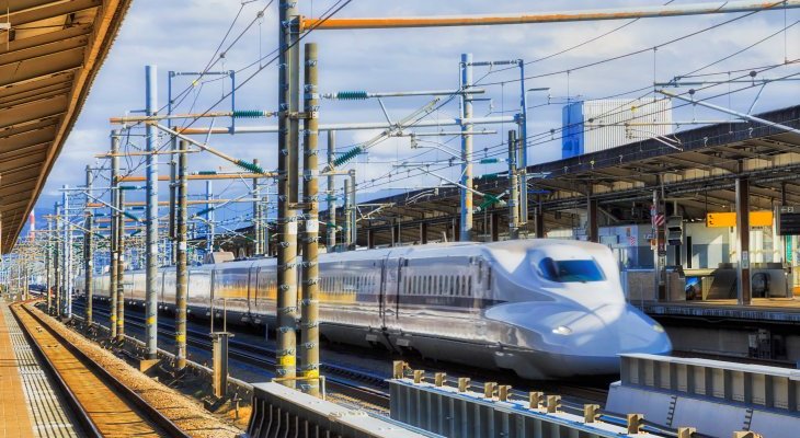 Pociąg dużych prędkości. Fot. ilustr. Taras Vyshnya/Adobe Stock