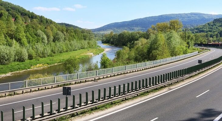 Istniejąca droga ekspresowa S7 w Myślenicach. Fot.  agneskantaruk/Adobe Stock