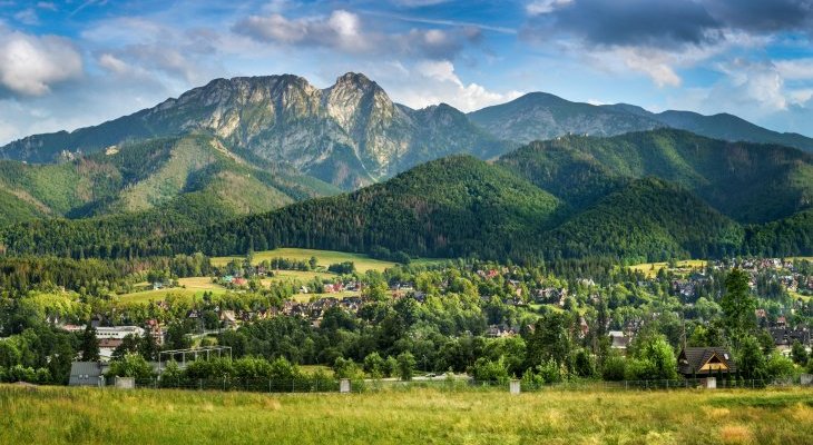 Zakopane na tle Tatr. Fot. ptk78/Adobe Stock
