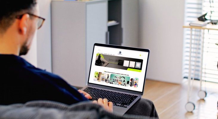 Oferta Kontakt Simon na E-DOMUS. Fot. mat. własne