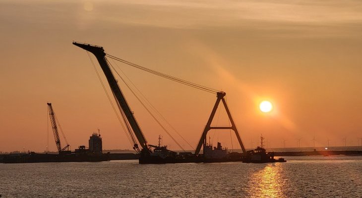 Dźwig pływający. Fot. Femern