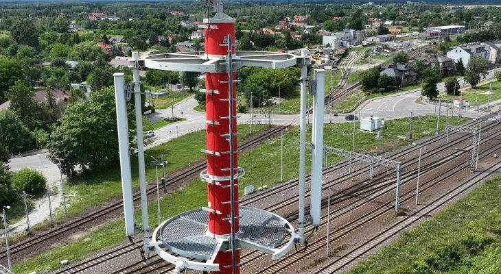 Maszt GSM-R przy linii kolejowej nr 4. Fot. Paweł Mieszkowski/PKP PLK