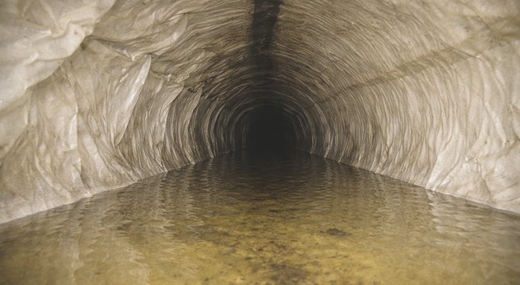 RYS. 1. | Fałdy w CIPP – grafika wygenerowana przez AI