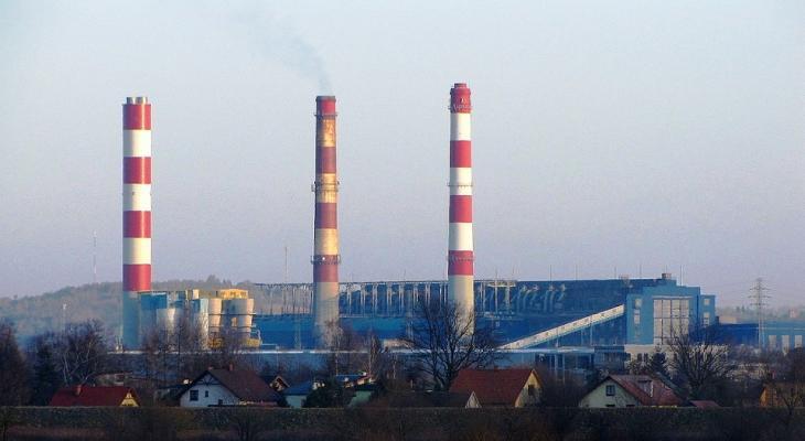 Elektrownia Skawina spełni zaostrzone limity emisyjne. Fot. Luke-Oakwood/Wikimedia