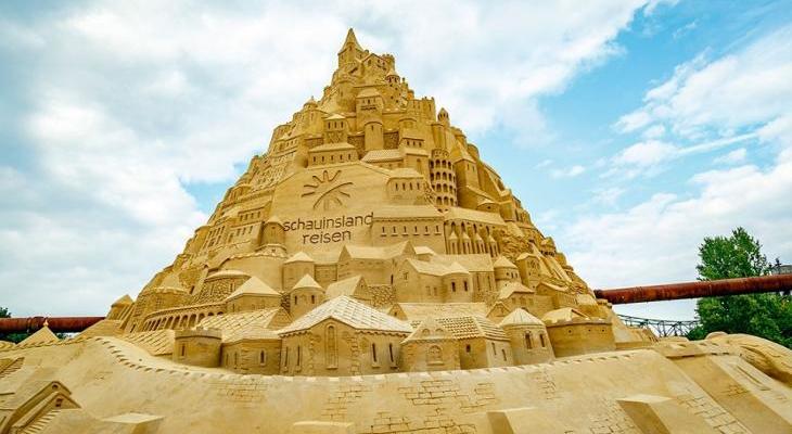 Tak wygląda najwyższy zamek z piasku na świecie. Źródło: www.guinnessworldrecords.com