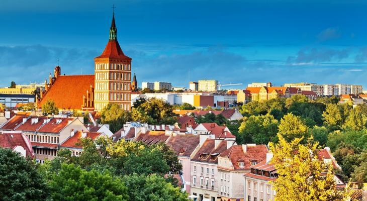 Według Głównego Urzędu Statystycznego, w Olsztynie mieszka 173 444 osób (stan na 31.12.2015 r.). To pod tym względem 21. miasto w Polsce. Fot. Łukasz Szwaj/ Shutterstock