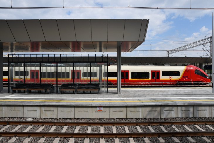 Pociąg SKM przy peronie. Fot. Martyn Janduła/PKP PLK