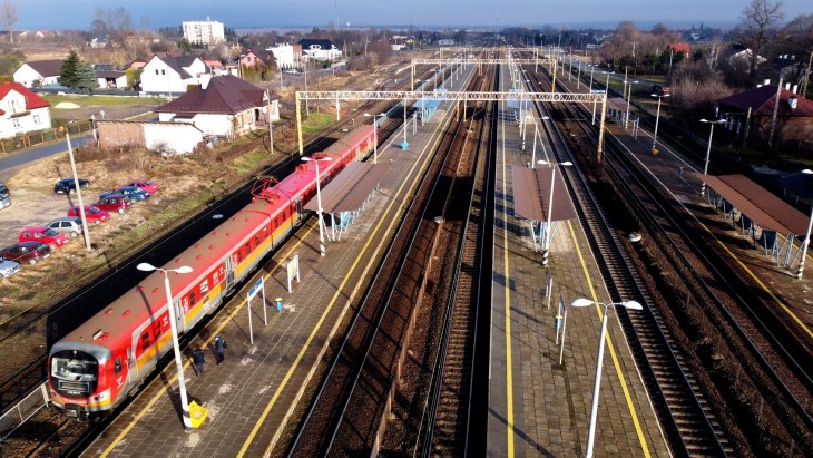 Pociąg na stacji Kozłów. Fot. Piotr Hamarnik/PKP PLK