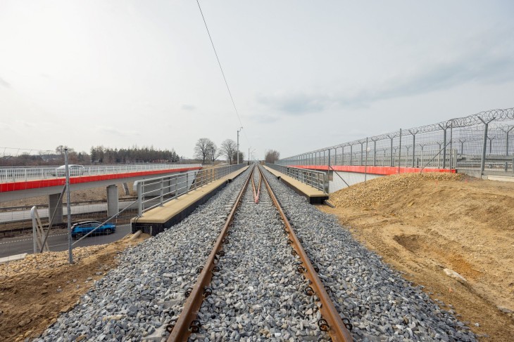 Wiadukt kolejowy nad autostradą A1. Fot. Szymon Grochowski/PKP PLK