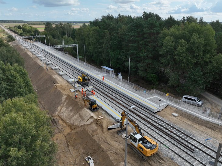 Budowa peronów w Borowinie. Fot. P. Mieszkowski, A. Lewandowski/PKP PLK