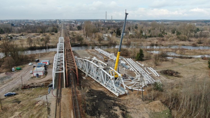 Widok z góry na most nad Pilicą. Fot. Artur Lewandowski/PKP PLK