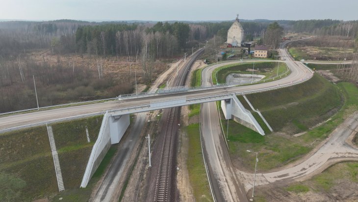 Wiadukt drogowy w Sterławkach Wielkich. Fot. Damian Strzemkowski/PKP PLK