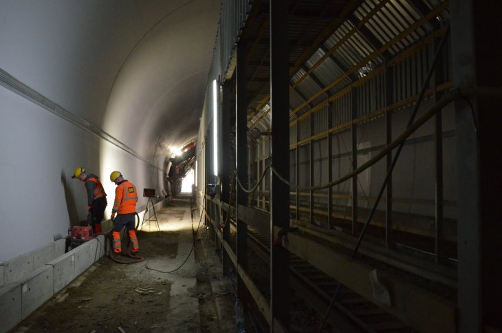 Wnętrze tunelu. Wykończona obudowa tunelu. Fot. Marta Pabiańska/PKP PLK