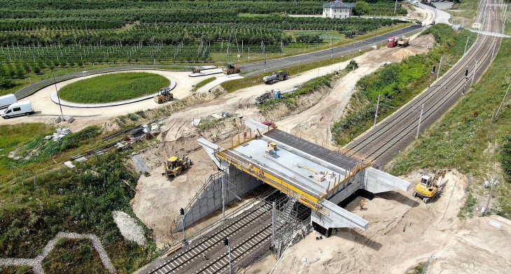Budowa wiaduktu w Warce. Fot. K. Dzidek, K. Kurek/PKP PLK