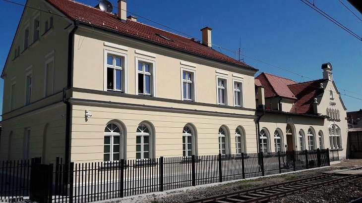 Kolejowy dworzec w Żarowie po remoncie. Fot. MI