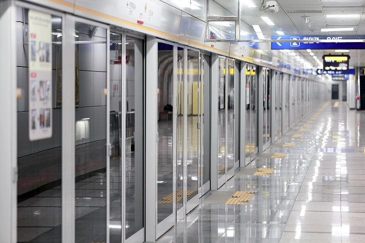 Najgłębsze metro na świecie. Fot. Dongseon Kim / Shutterstock