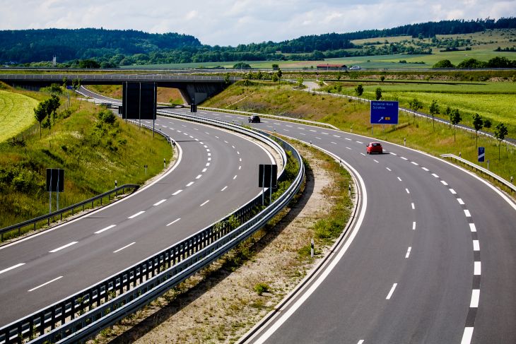 Niemiecka autostrada. Fot. Val Thoermer/Shutterstock