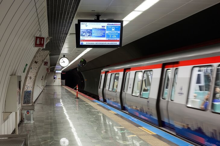 Metro w Stambule. Fot. Koraysa / Shutterstock