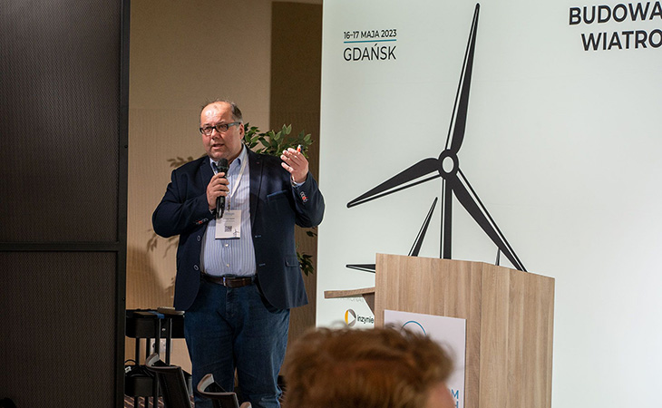 dr inż. Jarosław Rybak podczas I Konferencji BUdowa Farm Wiatrowych 2023 r. Fot. Quality Studio