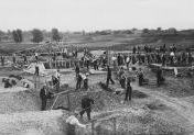 Budowa wodociągu w Rzeszowie – robotnicy przy pracach ziemnych. Wrzesień 1933 r. Fot. Narodowe Archiwum Cyfrowe