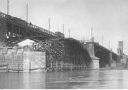 Odbudowa Mostu Poniatowskiego, 1926 r. Fot. Narodowe Archiwum Cyfrowe