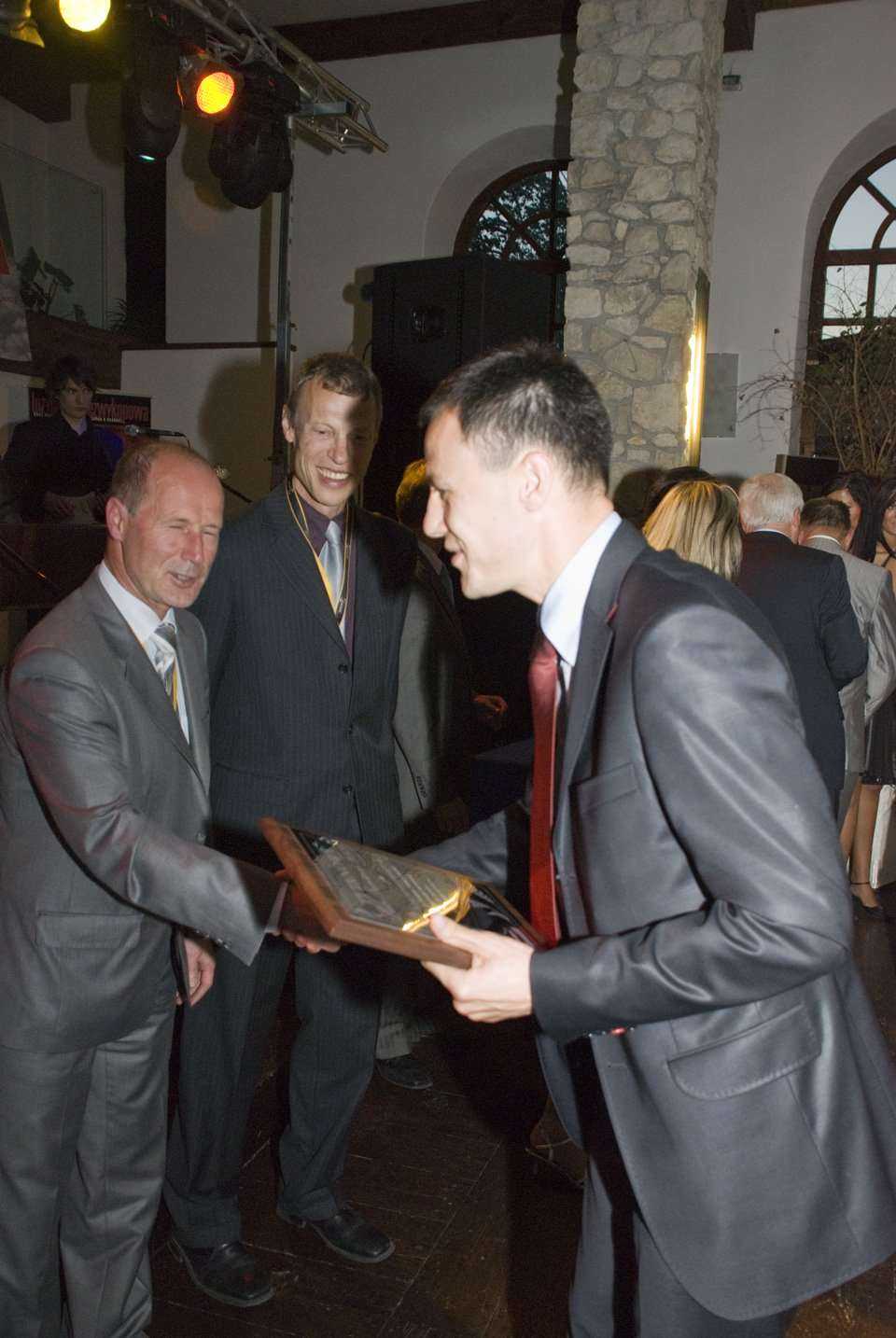 Marek Staszak, przedstawiciel firmy Dom Development, odbierający nagrodę Tytanowy Laur Inwestora 2009