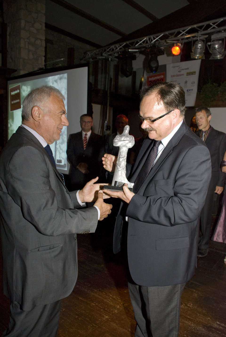 Feliciano Esposto, Anese s.r.l. odbiera nagrodę TYTAN 2009 z rąk dr inż. Karola Ryża