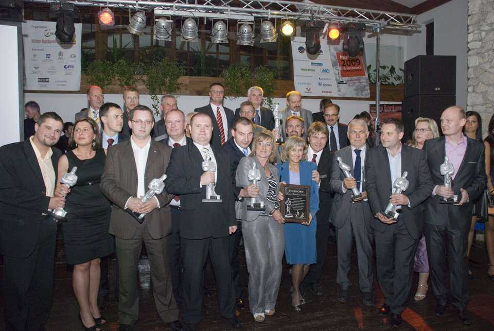 Laureaci oraz członkowie Komisji nagród TYTAN 2009 oraz  Tytanowy Laur Inwestora 2009