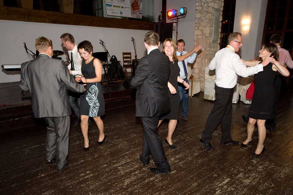 Zabawa taneczna w czasie uroczystej Gali wręczenia branżowych nagród TYTAN 2011 podczas IX Międzynarodowej Konferencji, Wystawy i Pokazów Technologii INŻYNIERIA Bezwykopowa 2011