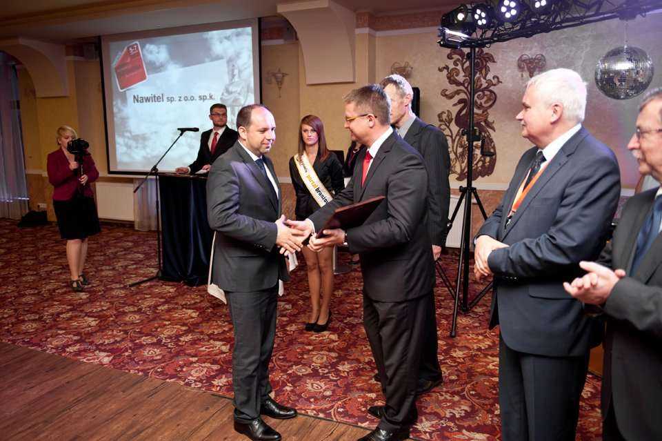 Henryk Oracz z firmy GAZ-SYSTEM S.A. odbiera nagrodę Tytanowy Laur Inwestora 2013 w kategorii 