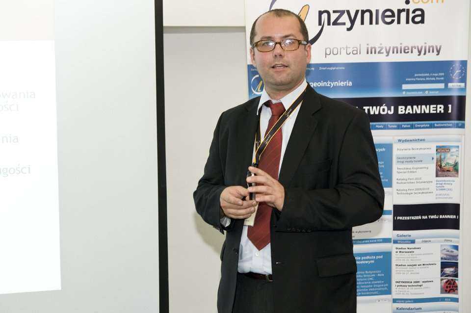 dr inż. Jarosław Rybak z Politechniki Wrocławskiej omawia technologiczne aspekty badań kontrolnych pali fundamentowych