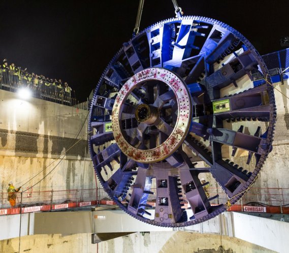 Montaż maszyny TBM na budowie francuskiej kolei podziemnej