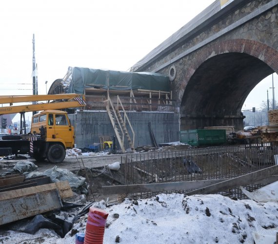 Prace modernizacyjne na linii kolejowej E30 Kraków–Rudzice postępują