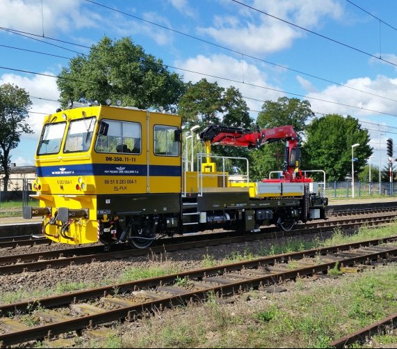 PKP PLK inwestują w nowoczesne podbijarki. Mają przyspieszyć prace na torach
