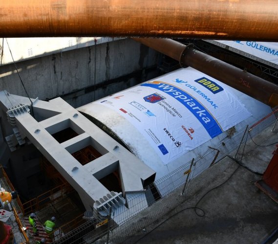 TBM Wyspiarka drąży już tunel pod Świną