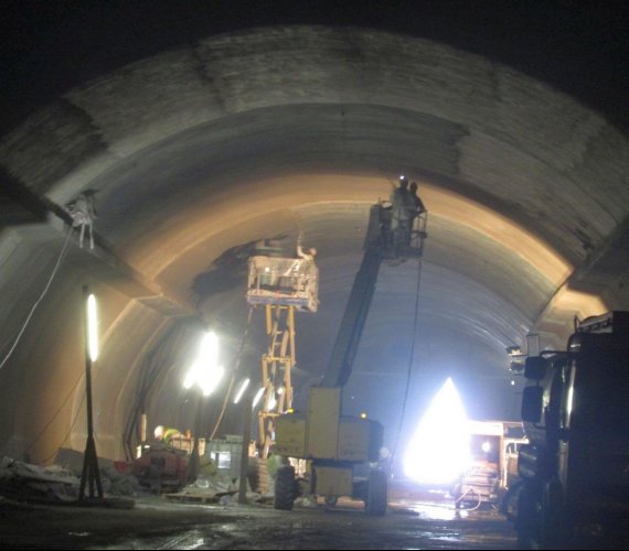 Zakopianka: grudzień na budowie tunelu