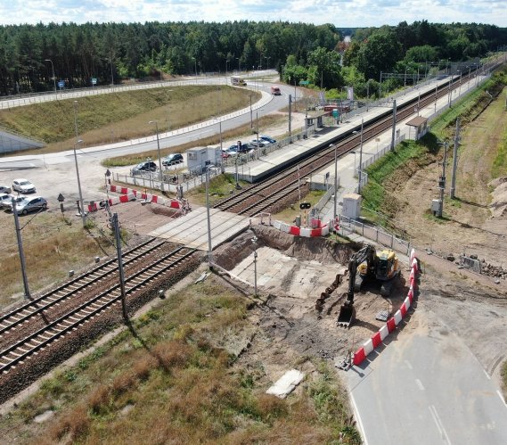 Rail Baltica – coraz więcej bezkolizyjnych przejść i przejazdów