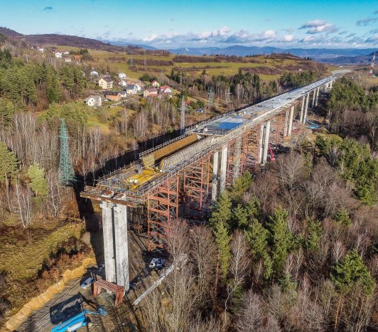 Droga S1: przelot nad budową najdłuższej estakady