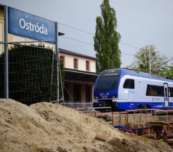Przebudowa stacji Ostróda. Kilkadziesiąt maszyn na placu budowy