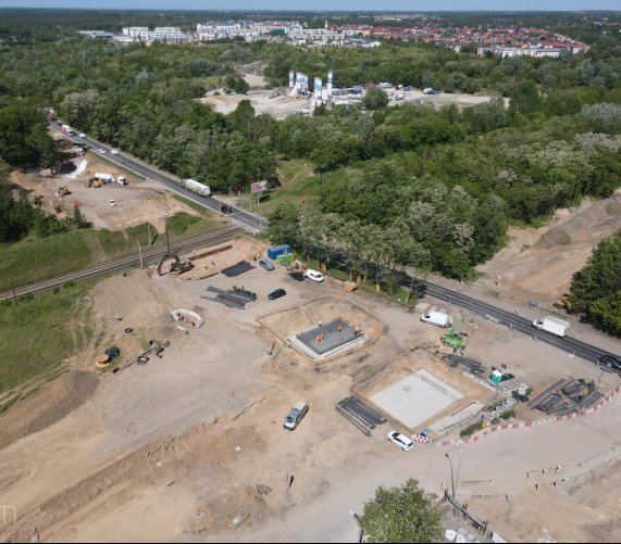 Poznań. Budowa dwóch wiaduktów nad torami, przebudowa dróg [zdjęcia]